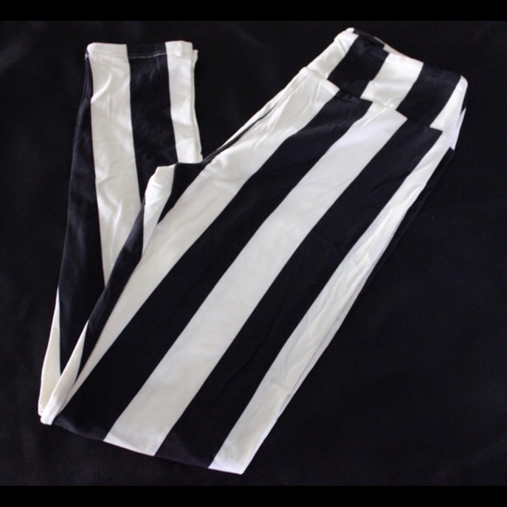 Black & White Stripe Lularoe Leggings